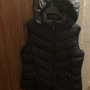 Women's Black Puffer Vest